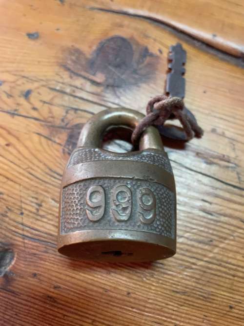 Vintage Lock and Keys( 6cm )