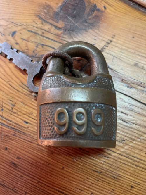 Vintage Lock and Keys( 6cm )