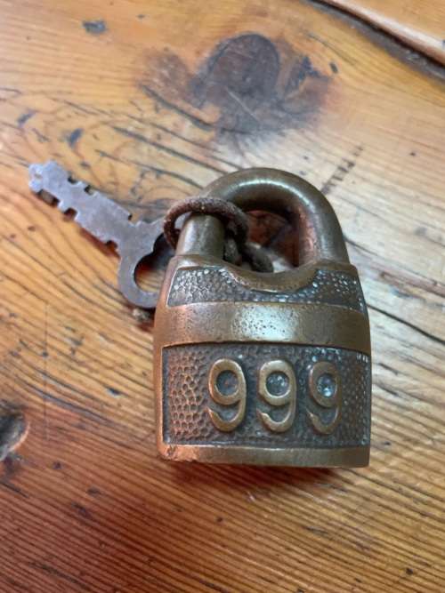 Vintage Lock and Keys( 6cm )