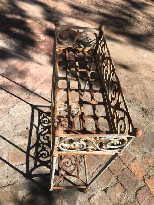Very nice Cast Iron Plant Stand ( 52 x 21 x 71 cm )