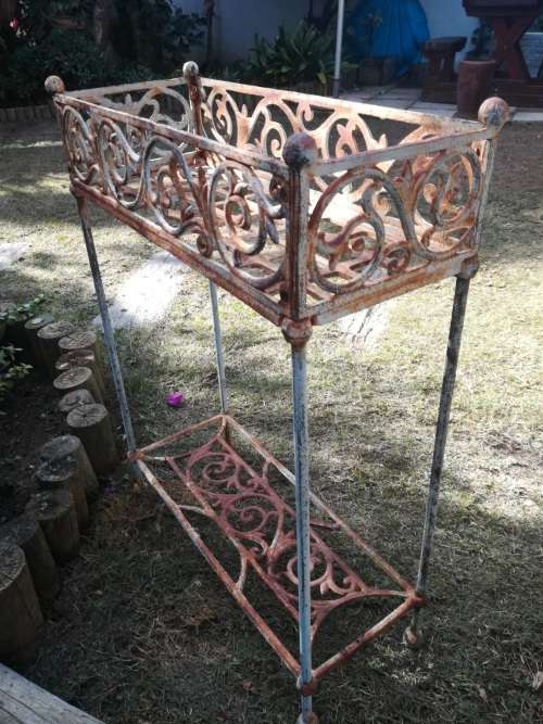 Very nice Cast Iron Plant Stand ( 52 x 21 x 71 cm )