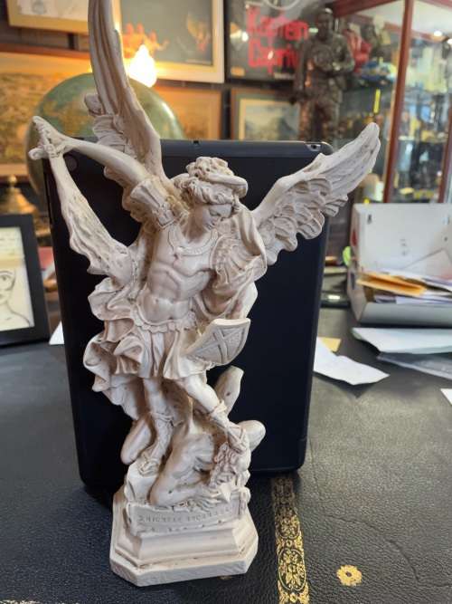 BEAUTIFUL STATUE OF ARCHANGEL MICHEAL CONQUERING THE DEVIL (32 CM )