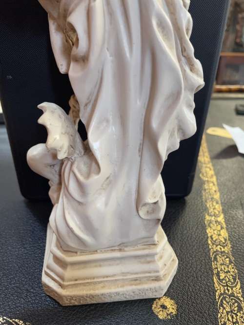 BEAUTIFUL STATUE OF ARCHANGEL MICHEAL CONQUERING THE DEVIL (32 CM )