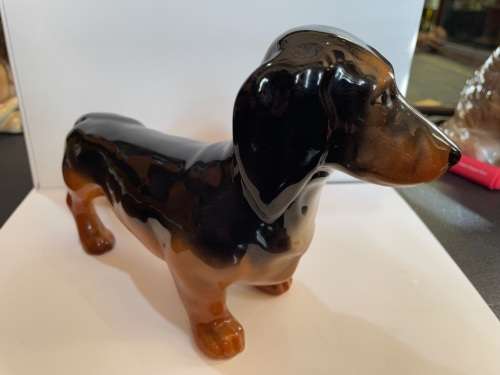 Daschund Beswick ( 23 x 14 cm )