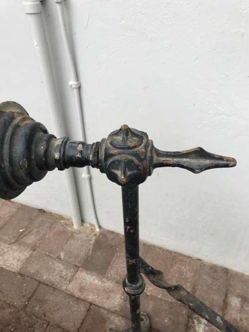 Beautiful Cast Iron Streetlamp ( 90 x 46 cm )