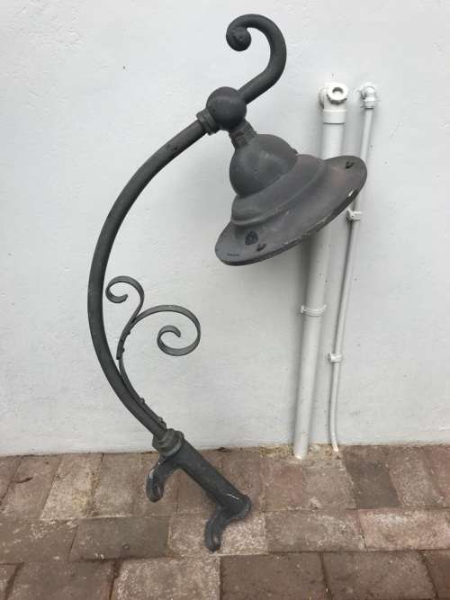 Beautiful Cast Iron Streetlamp ( 110 x 32 cm )
