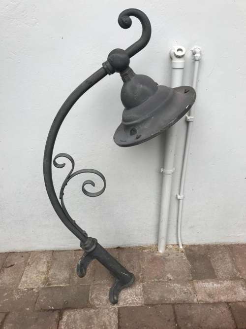 Beautiful Cast Iron Streetlamp ( 110 x 32 cm )