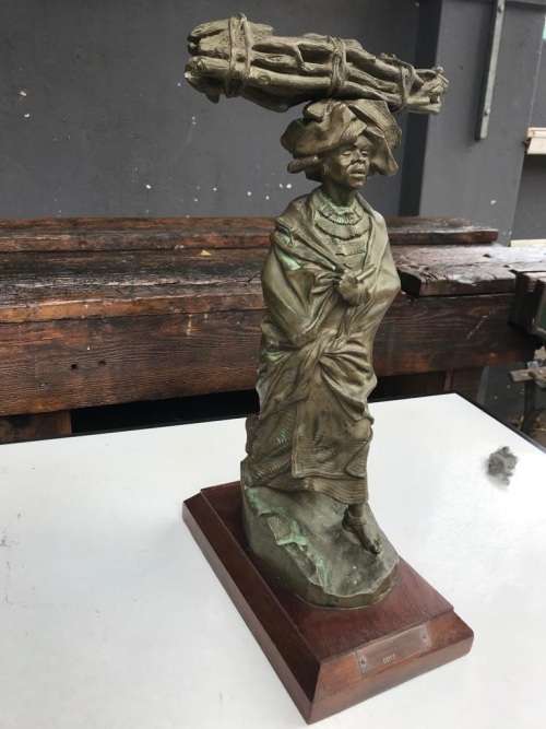 Bronze of Xhosa Woman : Owen Llewellyn Davies