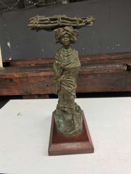 Bronze of Xhosa Woman : Owen Llewellyn Davies