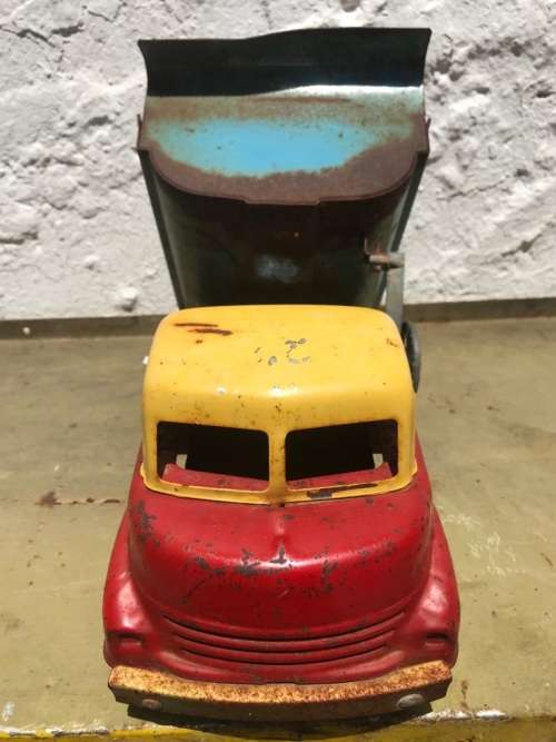 Vintage Tinplate Dumptruck ( 33 cm )