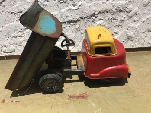 Vintage Tinplate Dumptruck ( 33 cm )
