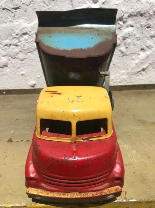 Vintage Tinplate Dumptruck ( 33 cm )