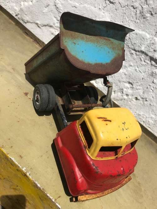Vintage Tinplate Dumptruck ( 33 cm )
