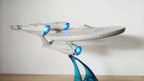 Model of the USS Enterprise NCC-1701 : Star Trek Movie ( 2009 ) 40 cm long