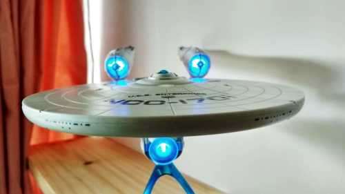 Model of the USS Enterprise NCC-1701 : Star Trek Movie ( 2009 ) 40 cm long