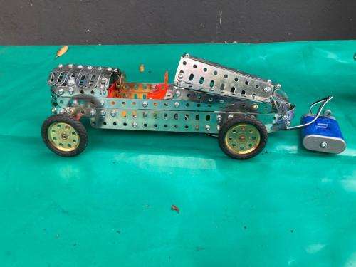 Meccano Bus and Racecar ( 30 x 36 cm )