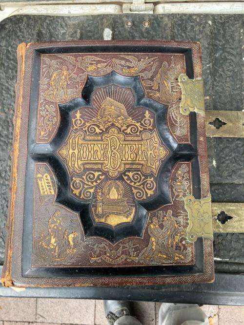 English Bible : Pronouncing Parallel Bible circa 1800`s