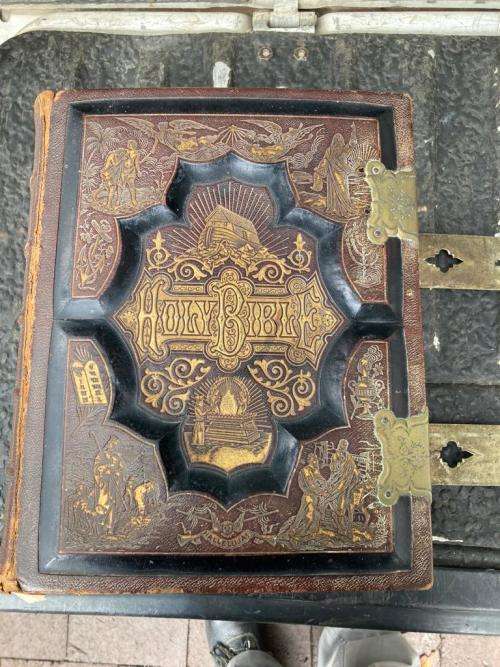 English Bible : Pronouncing Parallel Bible circa 1800`s