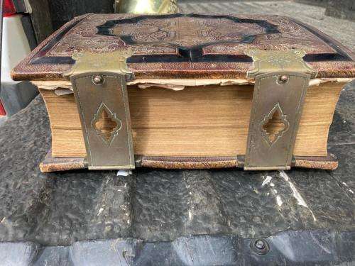 English Bible : Pronouncing Parallel Bible circa 1800`s