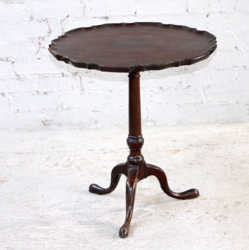 Rare Georgian Mahogany Tilttop Piecrust Table ( 61 x 66 cm )