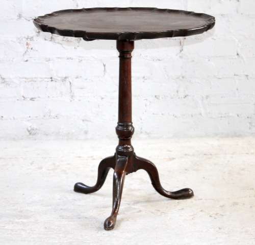 Rare Georgian Mahogany Tilttop Piecrust Table ( 61 x 66 cm )