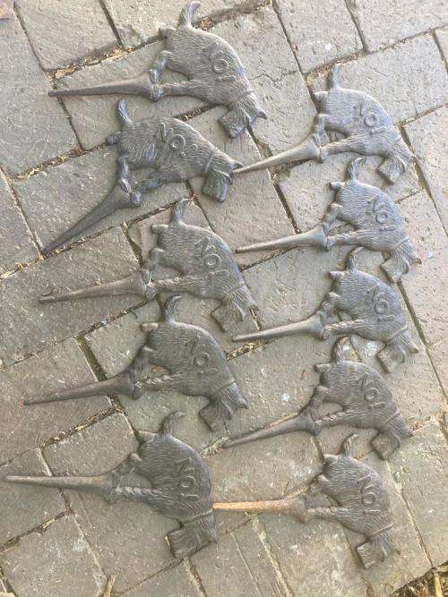 Rare Vintage Cast Iron Dog no Poo Signs ( 29 cm )