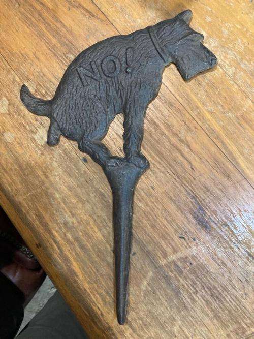 Rare Vintage Cast Iron Dog no Poo Signs ( 29 cm )