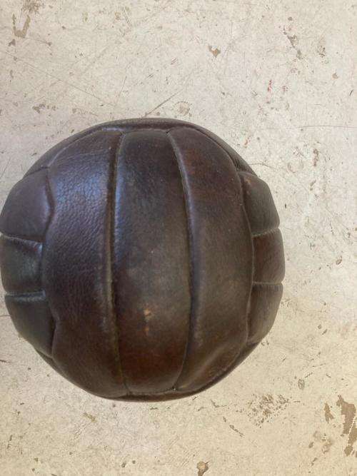 Genuine Leather Soccer Ball: Maxed Vintage no 5