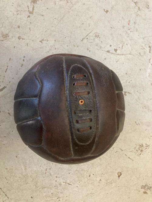 Genuine Leather Soccer Ball: Maxed Vintage no 5