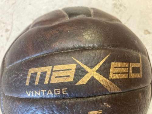 Genuine Leather Soccer Ball: Maxed Vintage no 5