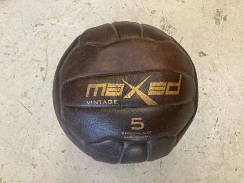 Genuine Leather Soccer Ball: Maxed Vintage no 5
