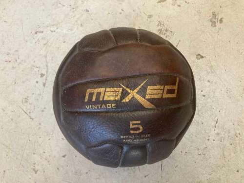 Genuine Leather Soccer Ball: Maxed Vintage no 5