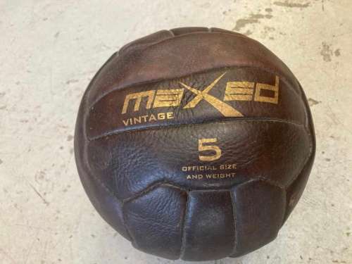 Genuine Leather Soccer Ball: Maxed Vintage no 5