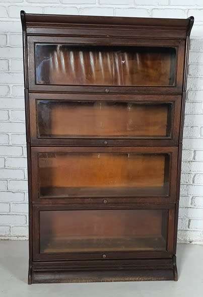 Oak Lawyers Bookcase circa 1910 ( 147 x 78 x 36 cm )