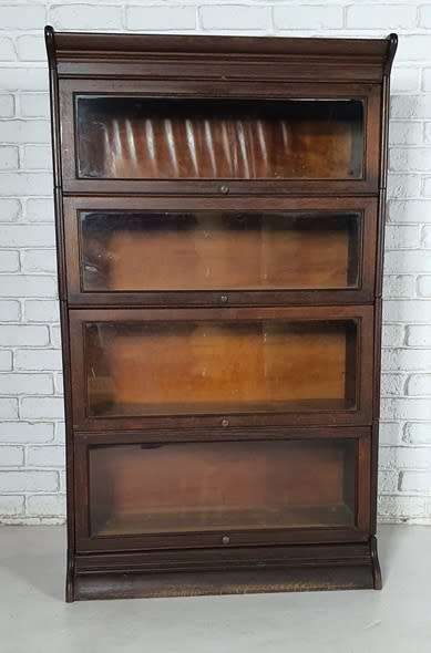 Oak Lawyers Bookcase circa 1910 ( 147 x 78 x 36 cm )