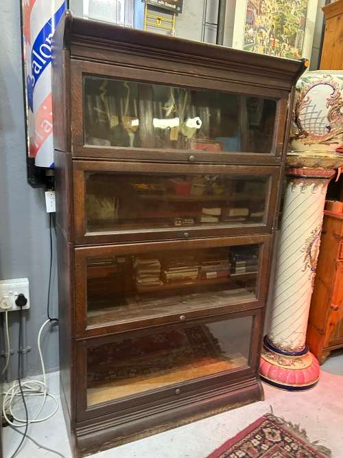 Oak Lawyers Bookcase circa 1910 ( 147 x 78 x 36 cm )