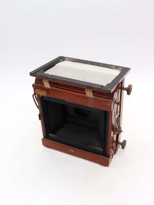 Sanderson Mahogany and Brass Field Box Camera ( 21 x 14 x 22 cm )