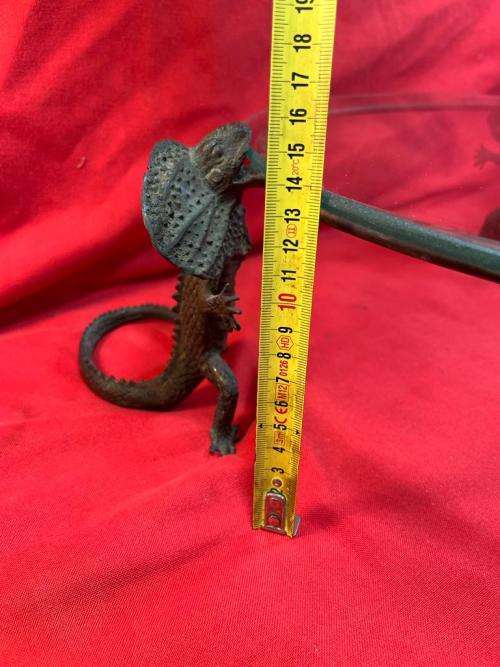 Beautiful Bronze Dragonsand Glass Centerpiece ( 40 cm diameter )