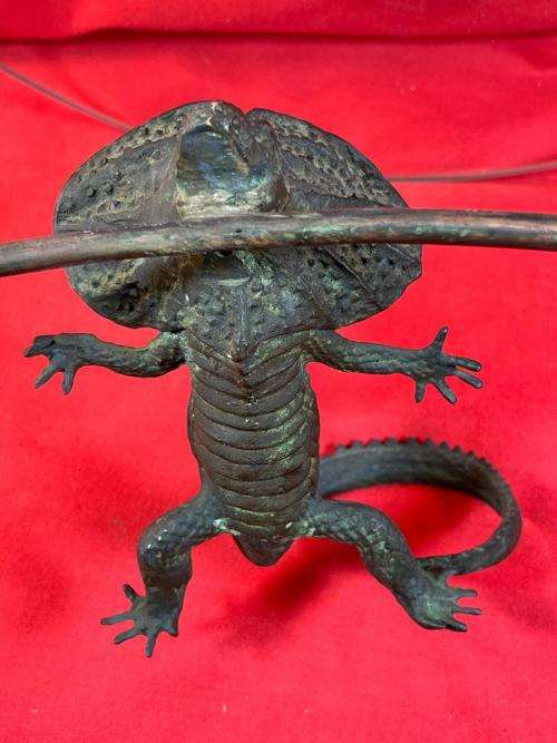 Beautiful Bronze Dragonsand Glass Centerpiece ( 40 cm diameter )