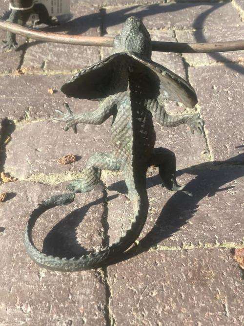 Beautiful Bronze Dragonsand Glass Centerpiece ( 40 cm diameter )