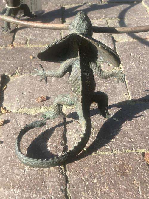 Beautiful Bronze Dragonsand Glass Centerpiece ( 40 cm diameter )