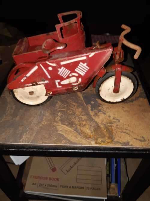 Tinplate Motorcycle and Sidecar by Jabula Toys (25 cm )