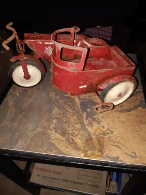 Tinplate Motorcycle and Sidecar by Jabula Toys (25 cm )