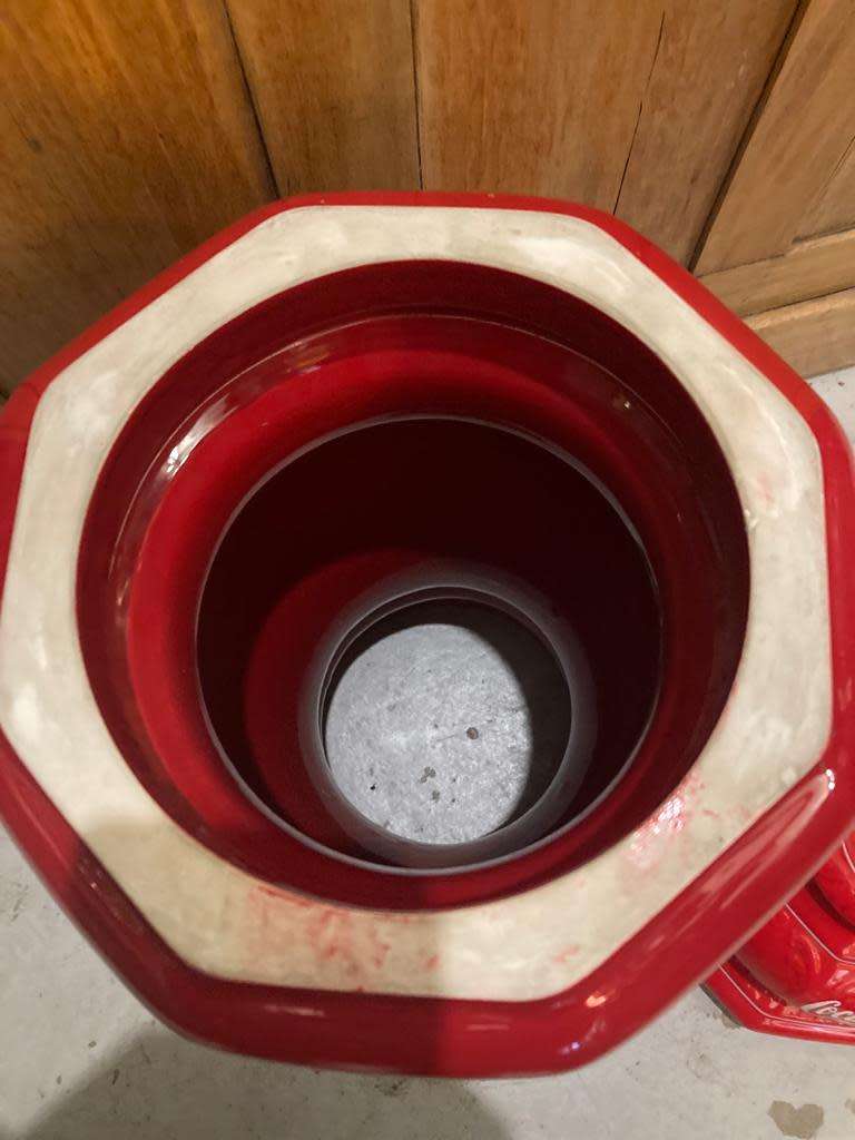 Beautiful,Porcelain Coke Soda Fountain ( 54 x 22 cm )