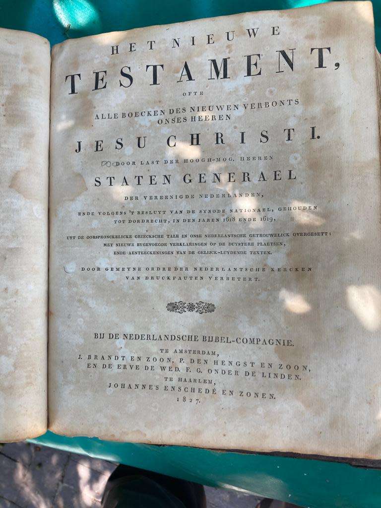 Rare Bijbel: Staten Generaal 1822 ( 30 x 23 x 12 cm )