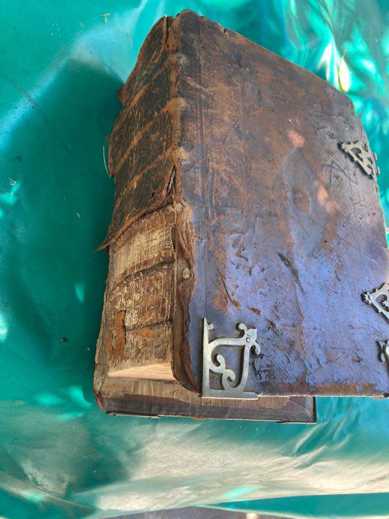 Rare Bijbel: Staten Generaal 1822 ( 30 x 23 x 12 cm )