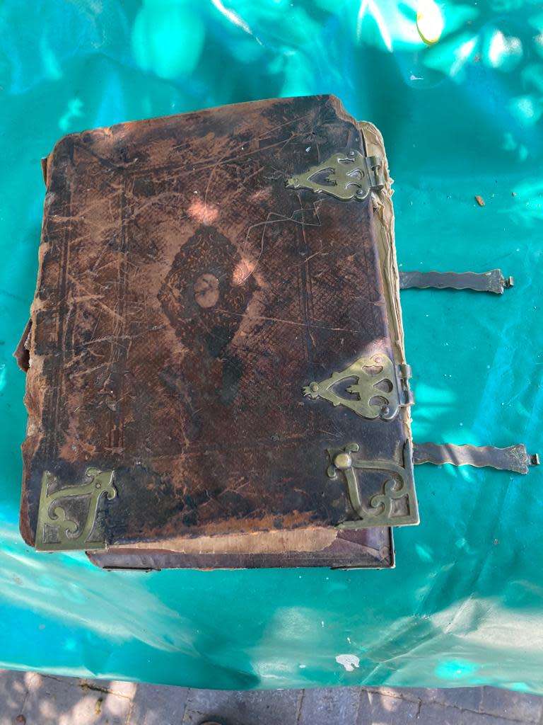 Rare Bijbel: Staten Generaal 1822 ( 30 x 23 x 12 cm )