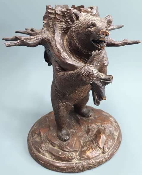 Vintage Black Forrest Carved Bear Pipestand ( 20 x 16 x 25 cm )