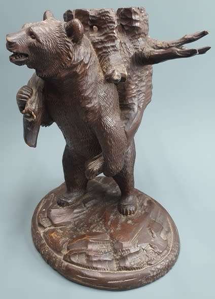 Vintage Black Forrest Carved Bear Pipestand ( 20 x 16 x 25 cm )