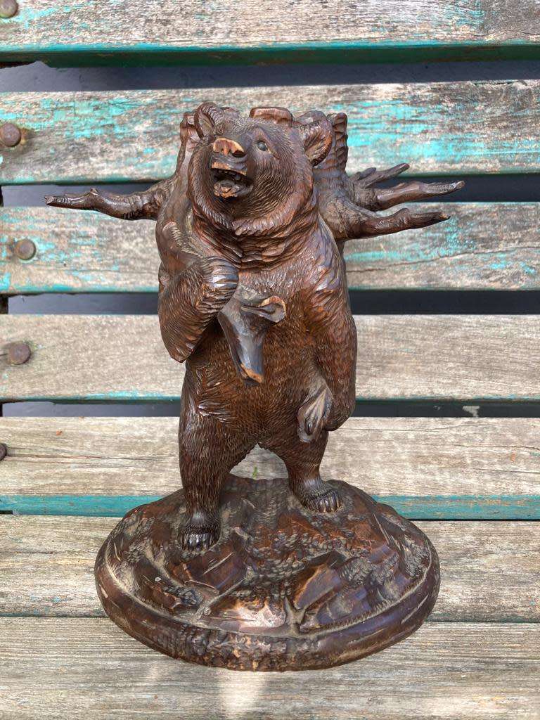 Vintage Black Forrest Carved Bear Pipestand ( 20 x 16 x 25 cm )